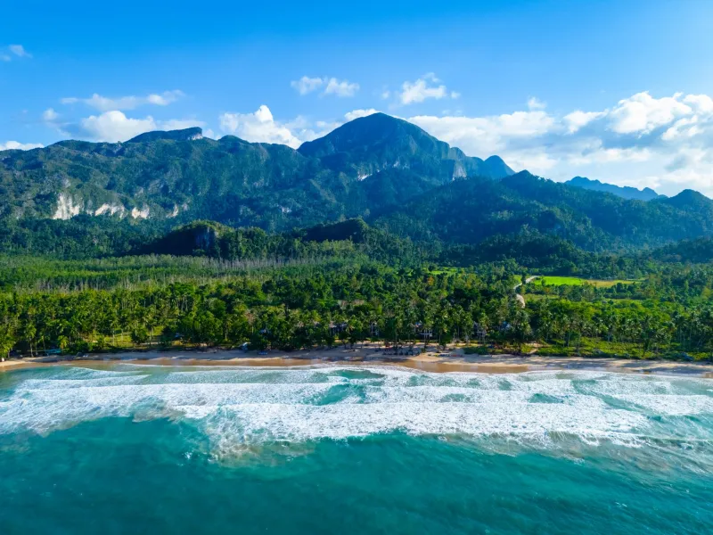 Why the Same Round Trip Can Cost $400 More Depending on Which Month You Book It