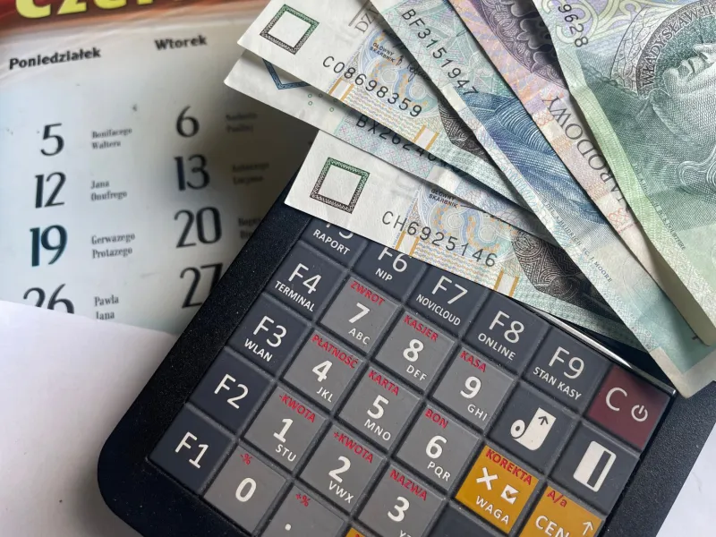 The Tuesday Rule and Other Day-of-Week Tricks That Can Slash What You Pay to Fly Home